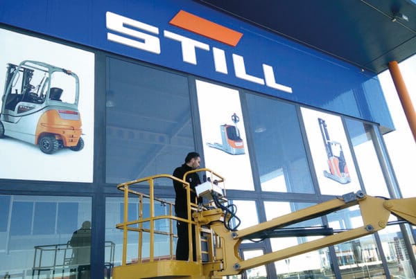 montaje rótulos letras corpóreas