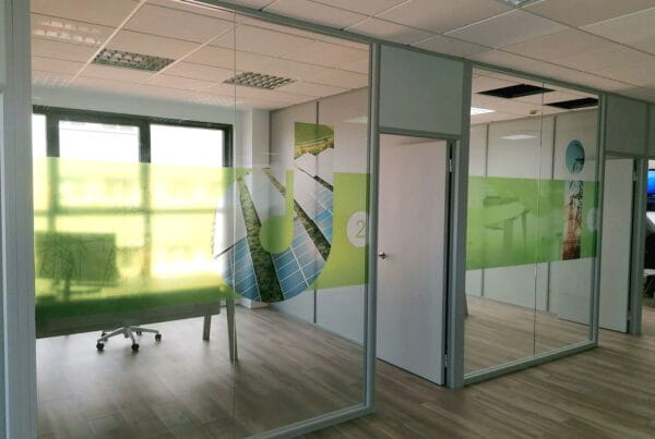 Vinilos para cristaleras oficina